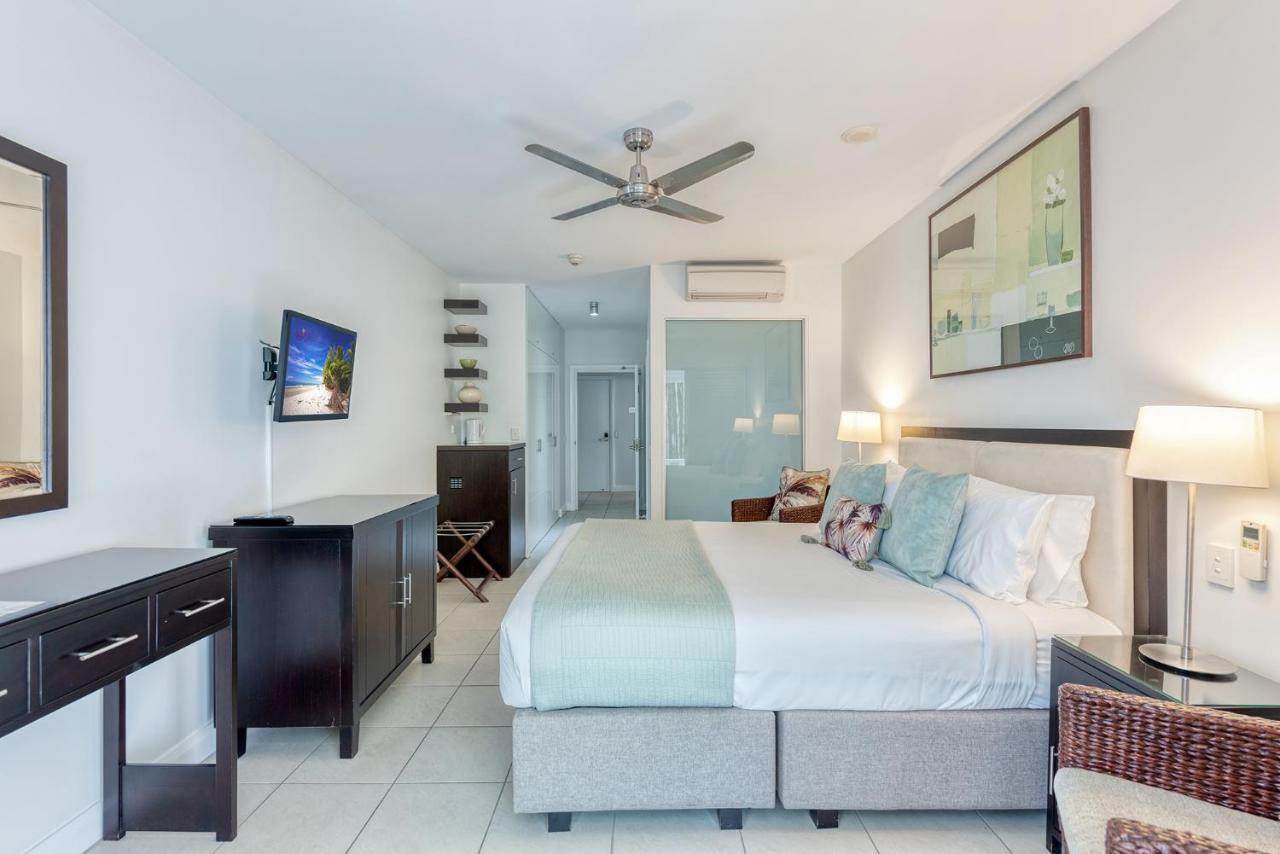 The Beach Club Premium Private Apartments Palm Cove Exteriör bild